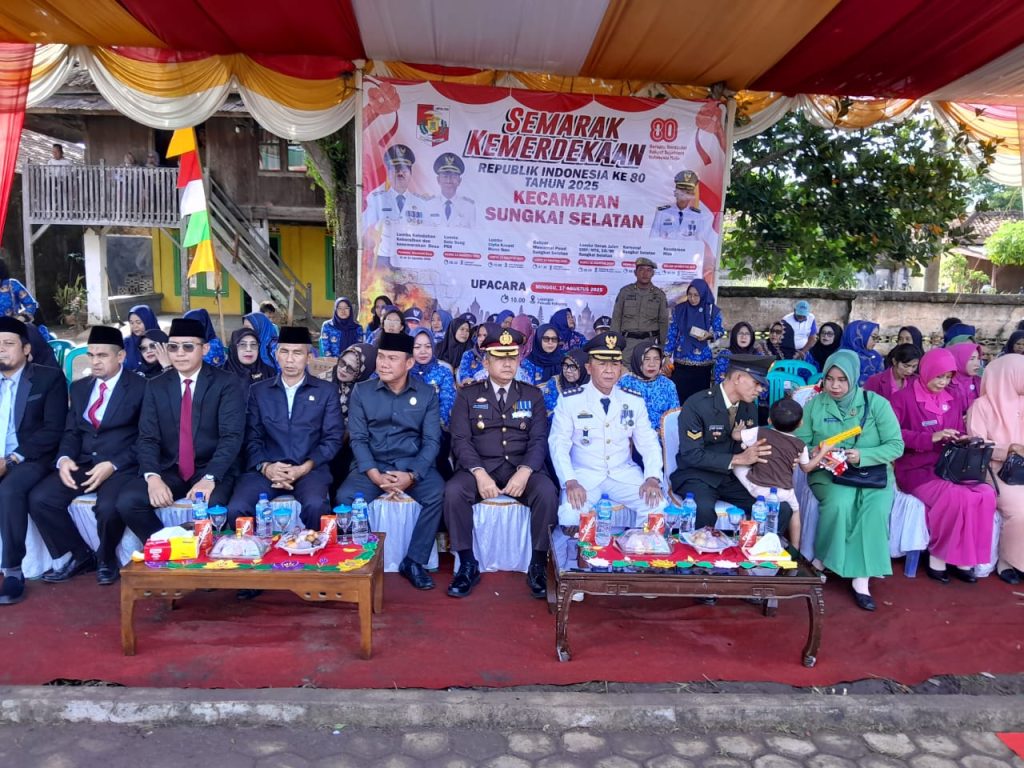 Camat Ediyansyah Pimpin Upacara Peringatan HUT RI Ke-80 Tahun 2025 Kecamatan Sungkai Selatan