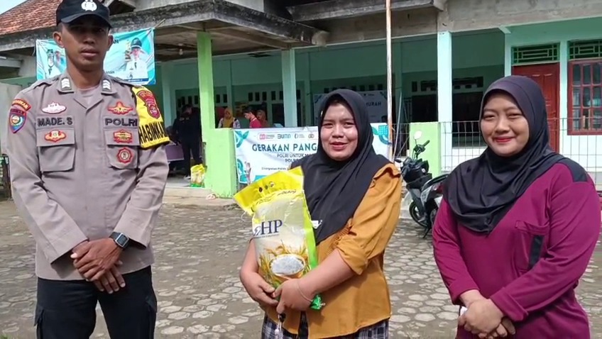 Gelar Gerakan Pangan Murah di Banjit, Warga dan Aparatur Kampung Berikan Apresiasi Polisi