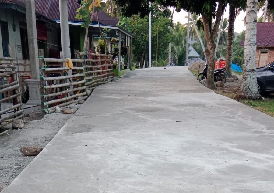 Pemerintah Desa tanjung Baru Bangun Jalan Rabat Beton Prime Aspal Dana Desa Anggaran 2025