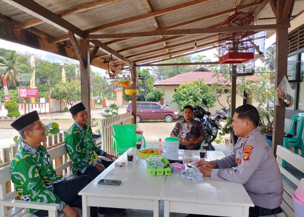 MWCNU Silaturahmi di Polsek Banjit, Kapolsek Sosialisasi Layanan 110 Polri