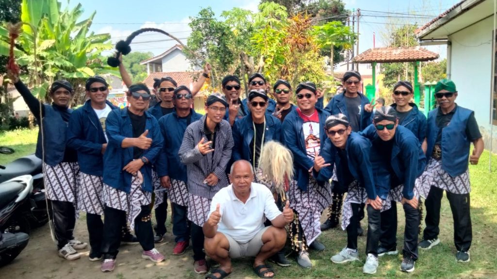 Kesenian Kuda Lumping Kridosono Manunggal Hadirkan Hiburan Unik di HUT RI ke-80