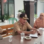 Terdampak Polusi Abu Pabrik Batako Di Pemukiman Gambirono! Warga Luruk Balai Desa Minta Kades Menengahi Dan Tuntut Pabrik Berhenti Beroperasi