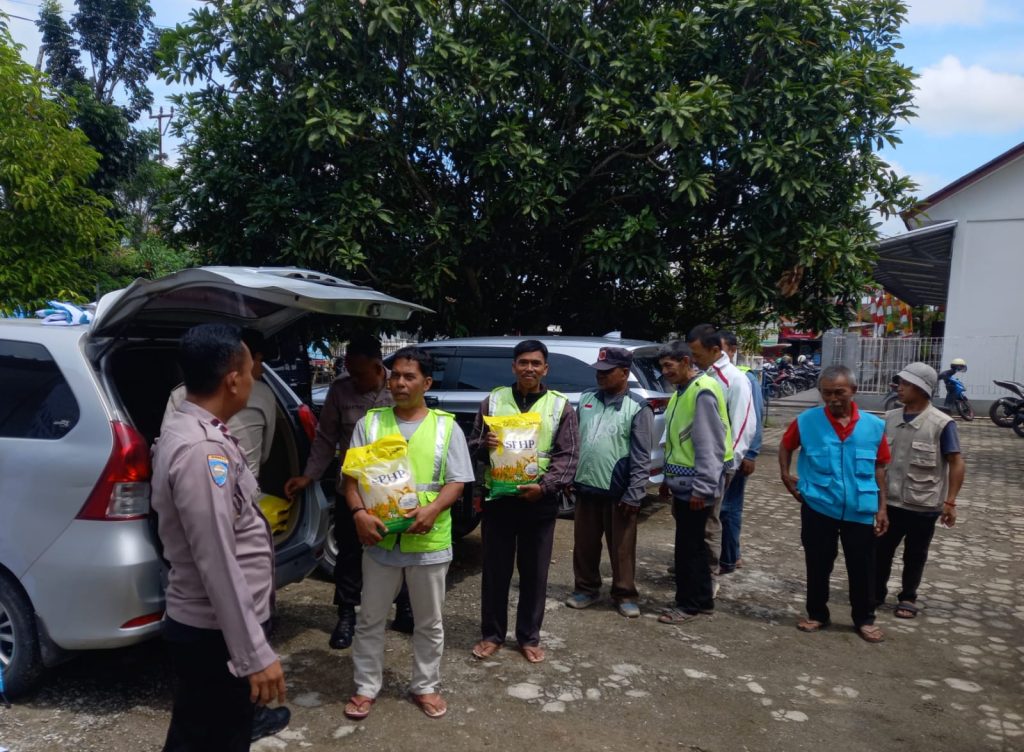 Polres Way Kanan Gelar Do’a Bersama dengan Ojek Pangkalan di Stasiun KAI Blambangan Umpu
