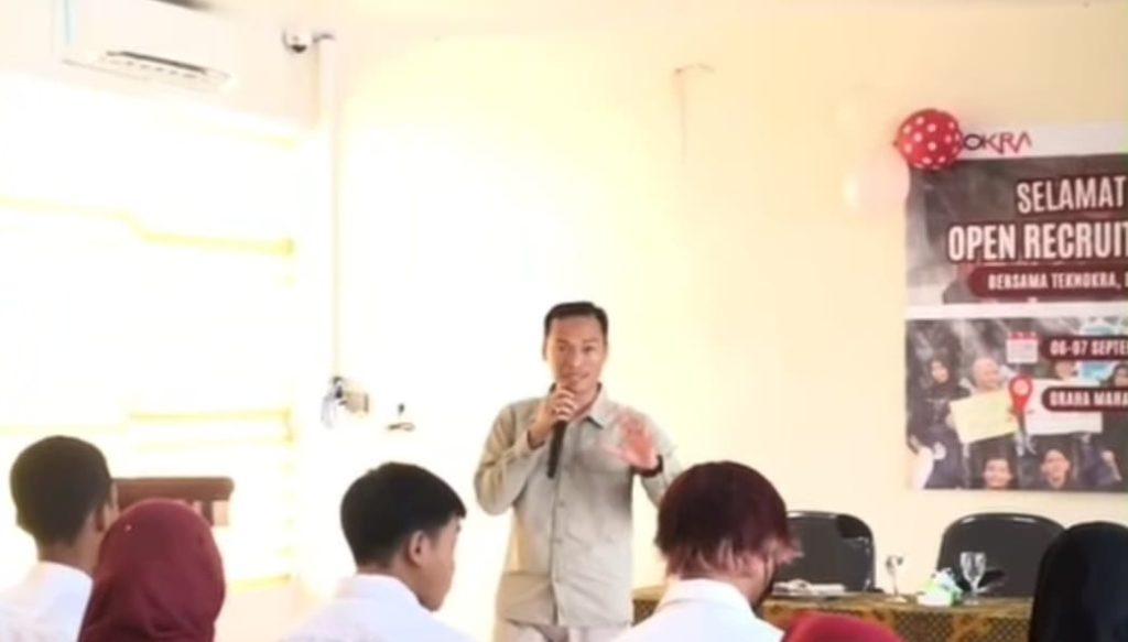 “Luarbiasa” Teknokra Oprec 2025, Ketua IWO Lampung Ajak Calon Magang jadi Kru Profesional dan Cinta Organisasi
