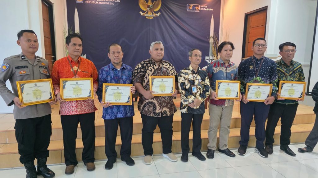 Aktif Dalam Implementasi Digitalisasi Platform, KA KPPN Kotabumi Berikan Piagam Penghargaan Kepada Polres Way Kanan