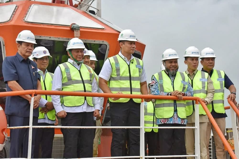 Gubernur Bengkulu Bersama Menteri Koordinator Bidang Infrastruktur Tinjau Pendangkalan Pelabuhan