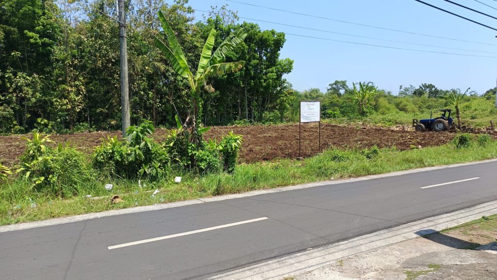 Warga Marah! Lahan PTPN 10 Yang Sedianya Akan Digunakan Untuk Kemaslahatan Warga Tiba Tiba Diratakan Untuk Ditanami Tebu Oleh Seorang Pengusaha Tani Tebu Asal Curahkalong Tanpa Konfirmasi Desa