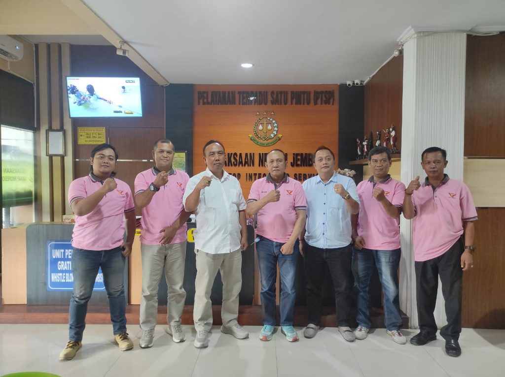 Siap Bersinergi! Ahmadi Madek Kenalkan GWI Pada Kejari Jember