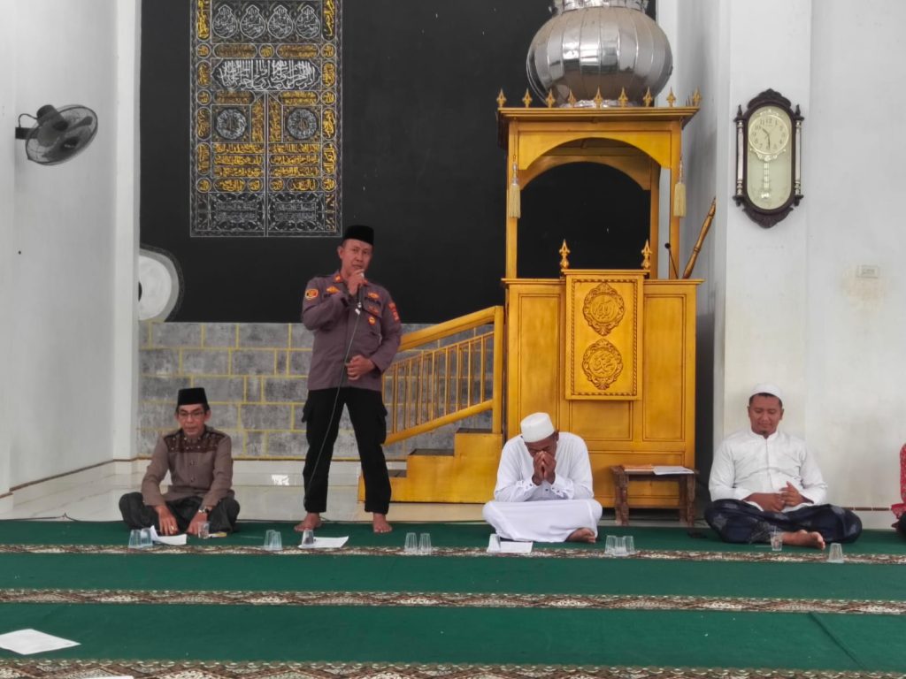 Pengajian Istigosah di Ponpes Bahrul Ulum, Kapolsek Rebang Tangkas Berikan Himbauan Kamtibmas