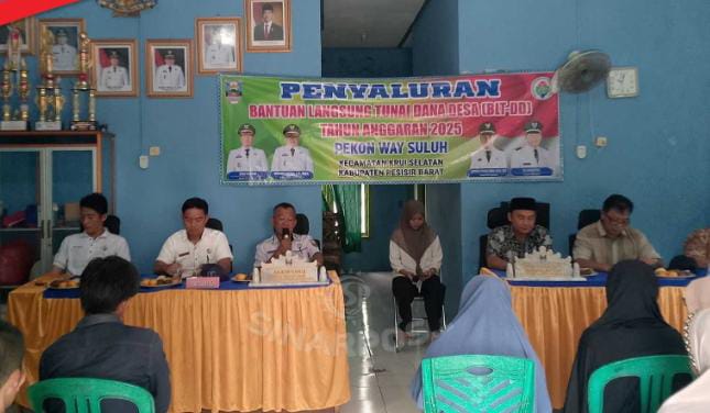 Pemerintahan Pekon Way Suluh, Bagikan BLT-DD Kepada 25 Penerima Manfaat