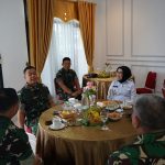Bupati Way Kanan Sambut Menhan dan Panglima TNI di Bandara Gatot Soebroto