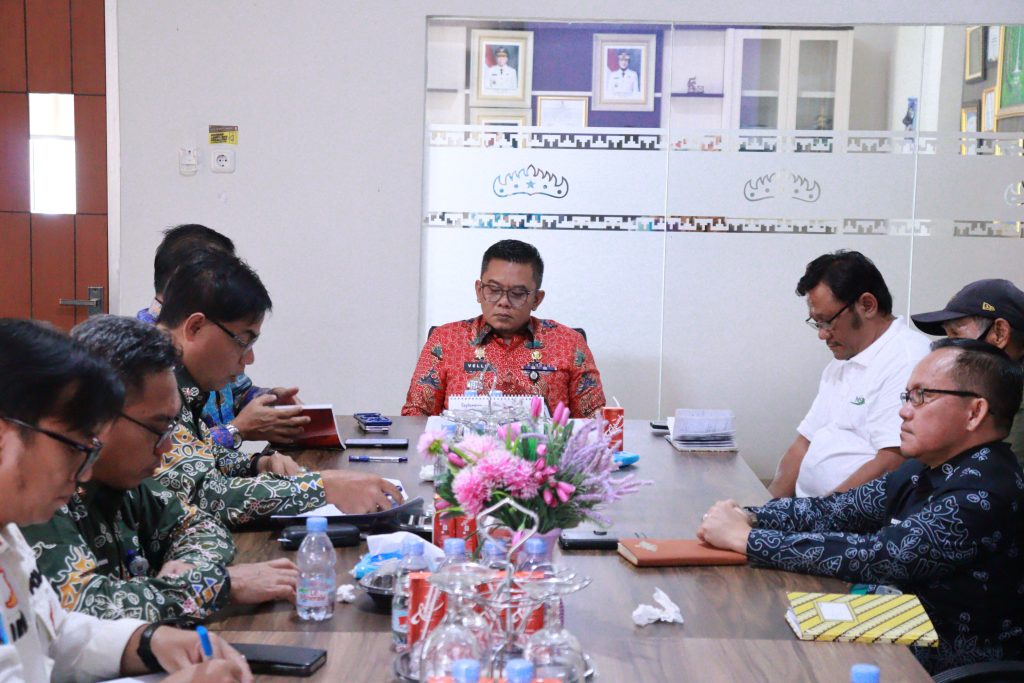 Pemerintah Daerah Mediasi Keluhan Petani Singkong Atas Pembelian Ubi Kayu Oleh Industri Tapioka