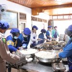 Hindari Keracunan Makanan, Ketua SPPG Polres Way Kanan Lakukan Pemeriksaan Kualitas dan Keamanan Makanan Secara Berkala