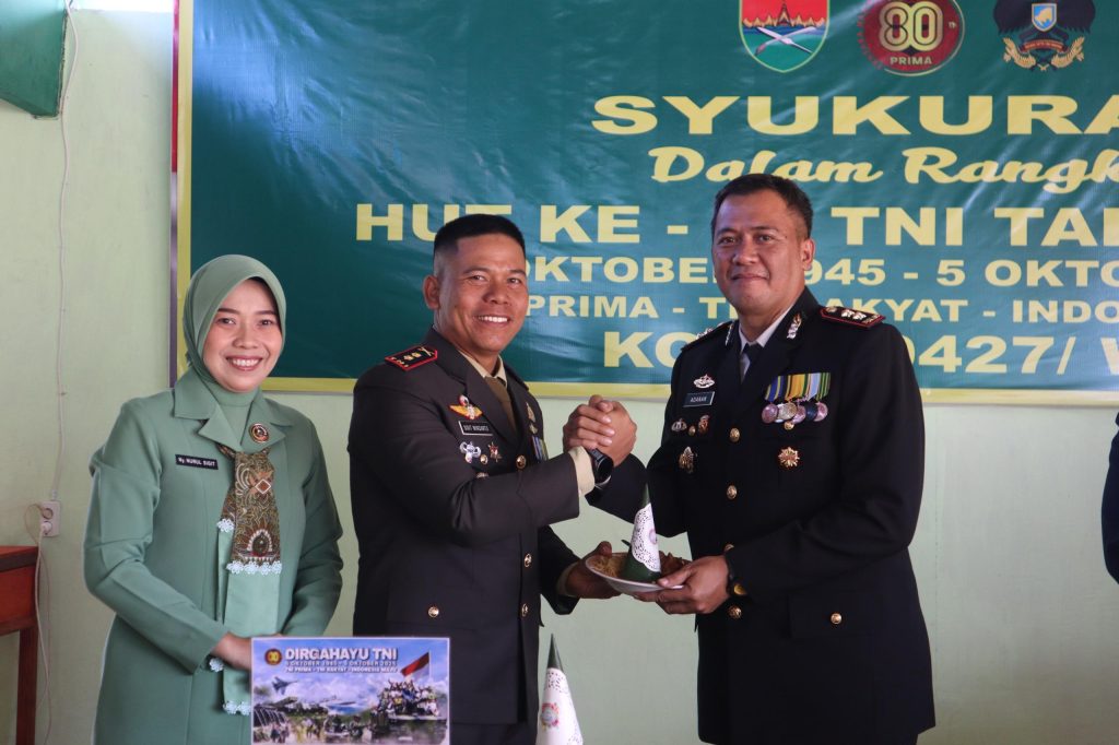 Hadiri Upacara HUT KE-80 TNI, Kapolres Way Kanan Berharap TNI Semakin Prima dan Dicintai Rakyat