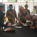 77 Guru Ngaji dan Modin Desa Klatakan Terima Tunjangan Honorarium dari Pemkab Jember Hari Ini