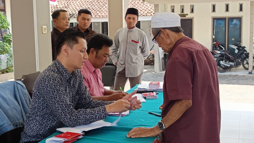 Pencairan Insentif Guru Ngaji di Manggisan Berjalan Cepat dan Tertib