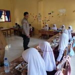 Kanitbinmas Polsek Banjit Monitoring Makan Bergizi Gratis di SDN 01 Banjit