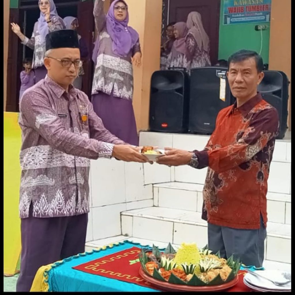Meriah HUT SMAN 1 Blambangan Umpu Genap 42 Tahun