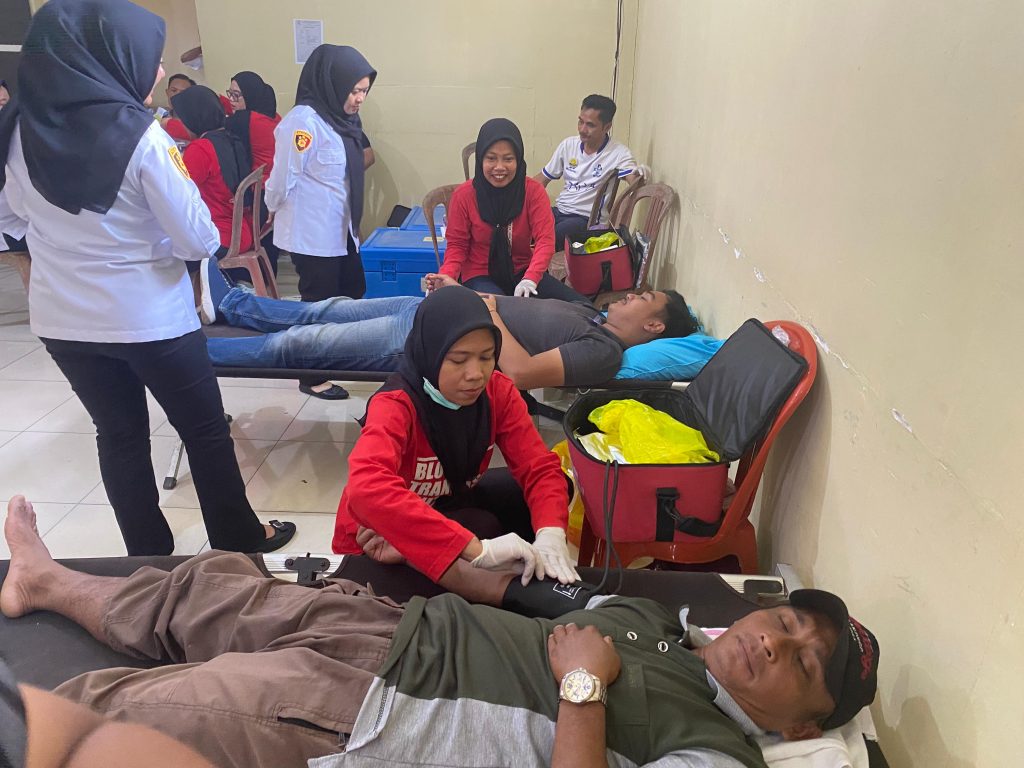 Hari Jadi Ke-74 Humas Polri, Polres Way Kanan Gelar Bakti Kesehatan Donor Darah