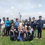 Camat Bangsalsari Tanam Pohon Bersama Mahasiswa UINKHAS Jember di Alun-Alun Tugusari