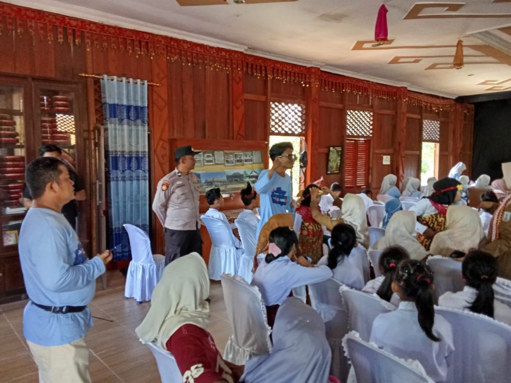 PKD Kabupaten Way Kanan Tahun 2025, Polisi Berikan Pengamanan dan Himbauan di Nuwa Adat