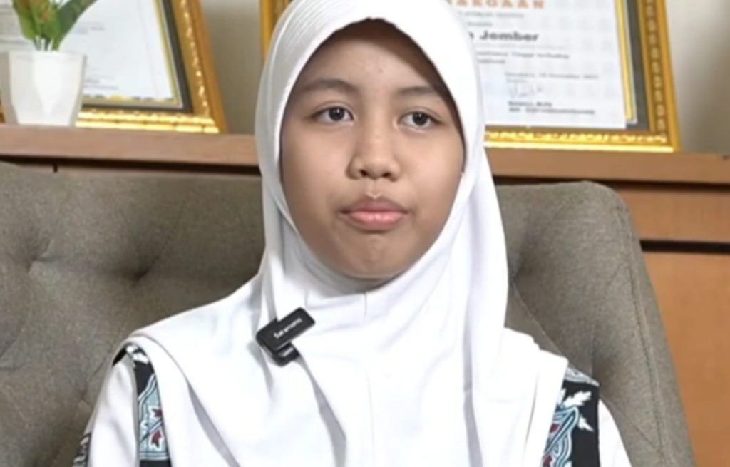 Areta Putri Azalia Harumkan Nama Jember, Raih Medali Perak OSN IPA Tingkat Nasional