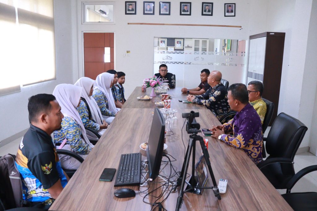 Sekda Machiavelli Menerima Audiensi Atlet Cabang Olahraga Menembak Junior