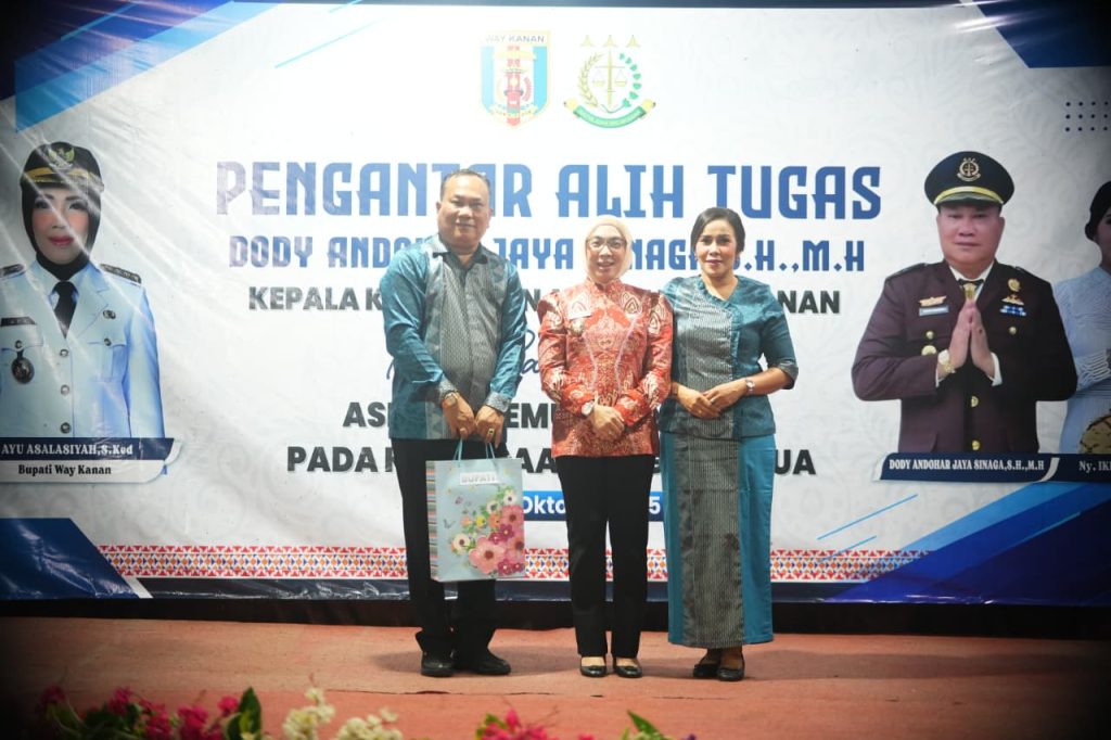 Bupati Ayu Hadiri Acara Pengantar Alih Tugas Kejari Way Kanan