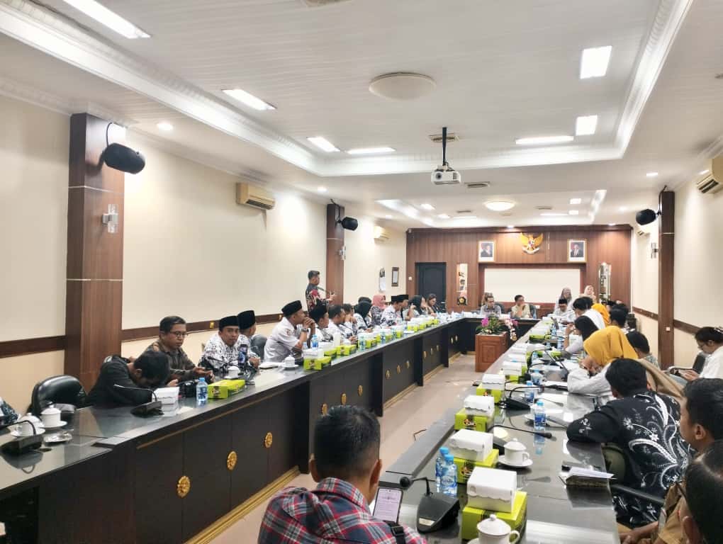 PGRI Kabupaten Jember Kawal Kesejahteraan ASN PPPK Paruh Waktu RDP Bersama DPRD Bahas Status dan Nasib Tenaga Pendidikan Paruh Waktu