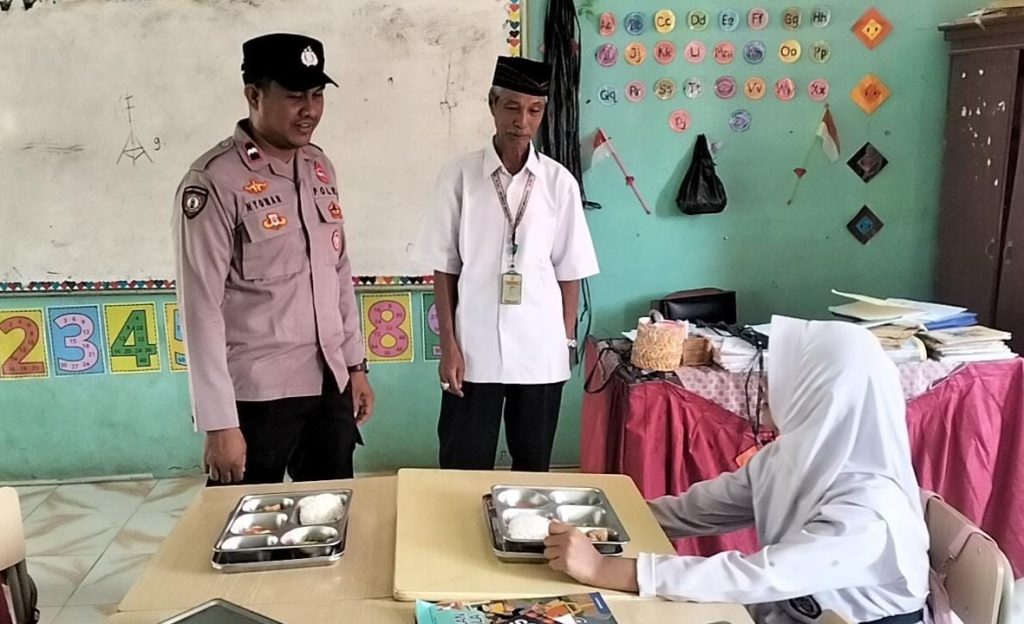 Monitoring MBG di Banjit, Polisi Dorong Asupan Gizi Terpenuhi Bagi Pelajar