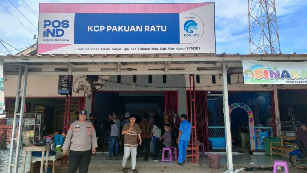 Dukung Program Pemerintah, Polisi Gelar Pengamanan Penyaluran BLT Kesra di Kantor Pos Pakuan Ratu
