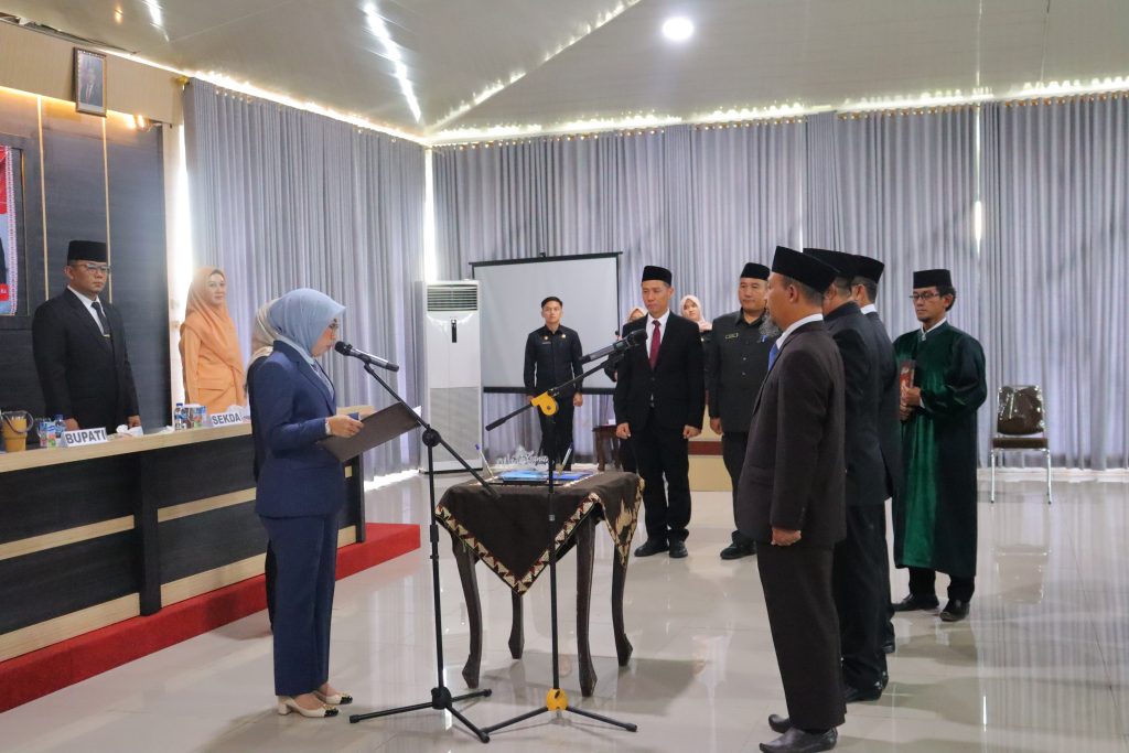 Pemkab Way Kanan Gelar Pelantikan Jabatan Pimpinan Tinggi Pratama