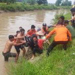 Polsek Batanghari Evakuasi Mayat Pria Diduga Tenggelam di Saluran Irigasi Desa Bumiharjo