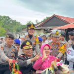 Kapolres Pesisir Barat Pimpin Langsung Upacara Wisuda Purnabhakti personel polres Pesisir Barat