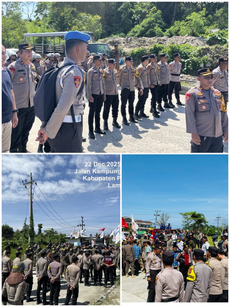 Polres Pesisir Barat Berikan Pengamanan Serta Pelayanan Unjuk Rasa Damai Koalisi Media, LSM dan Ormas dalam menyampaikan Aspirasi 