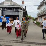 Satpolpp Pesisir Barat Membantu, Mengamankan dan menertibkan Lalu Lintas
