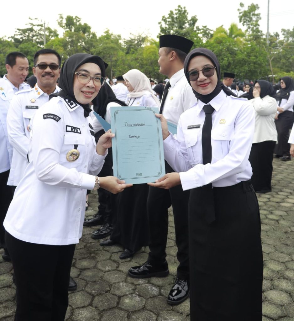 Pemkab Way Kanan Serahkan Ribuan SK PPPK Paruh Waktu