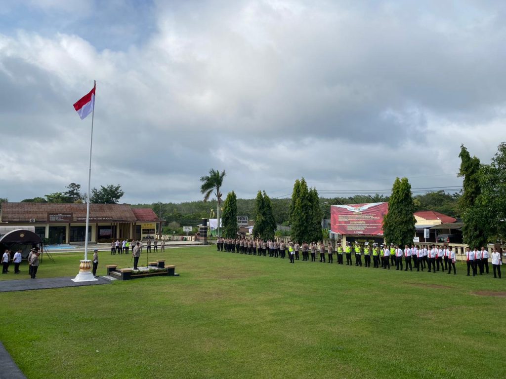 Apel Perdana, Kapolres Way Kanan Ingatkan Personil Hindari Gaya Hidup Hedon dan Tekankan Keteladanan di Tengah Masyarakat