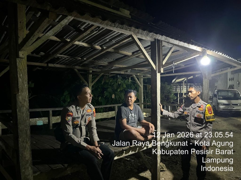 Polsek Bengkunat Laksanakan Patroli pada Jam Rawan Malam Hari