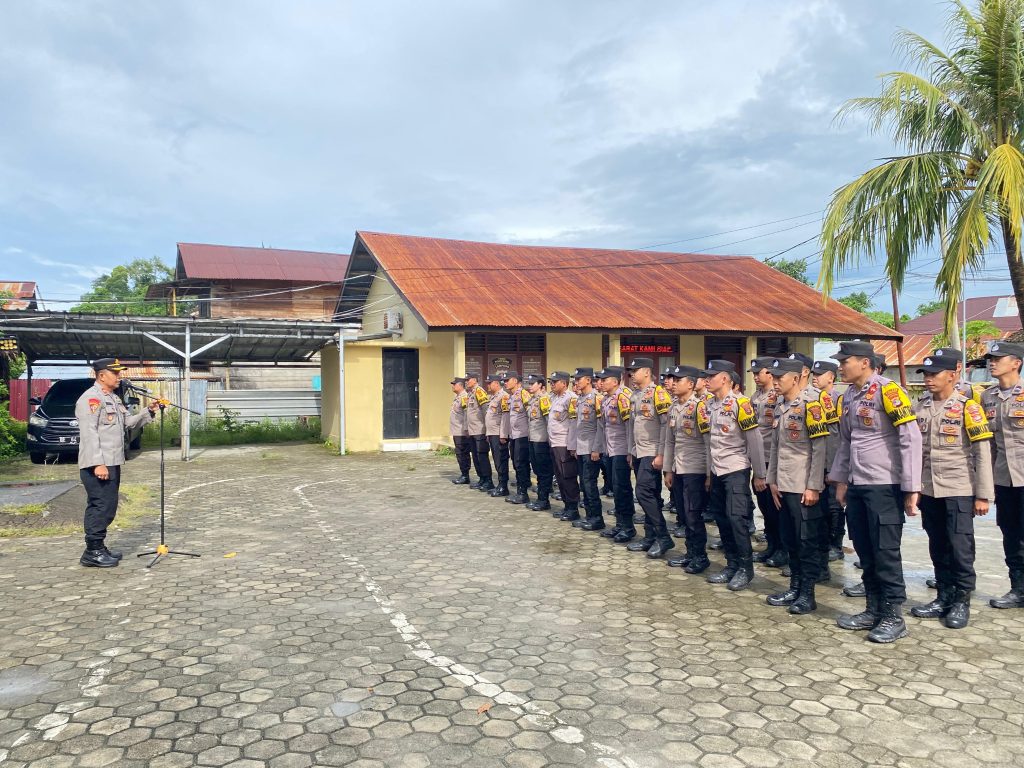 Wakapolres Pesisir Barat Berikan Arahan kepada Bhabinkamtibmas Polsek Jajaran