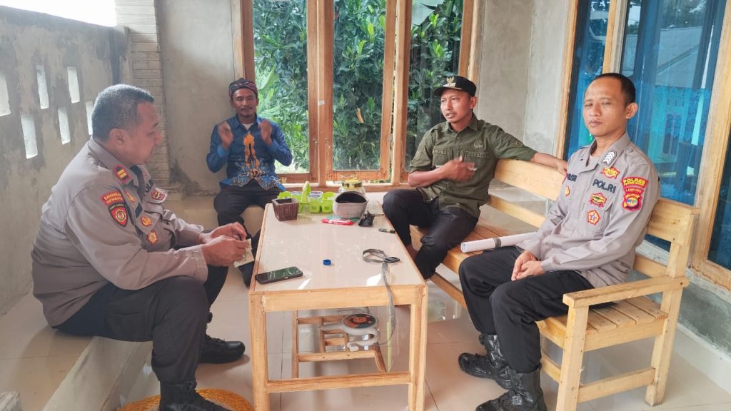 Polsek Pesisir Utara Laksanakan Patroli Sambang