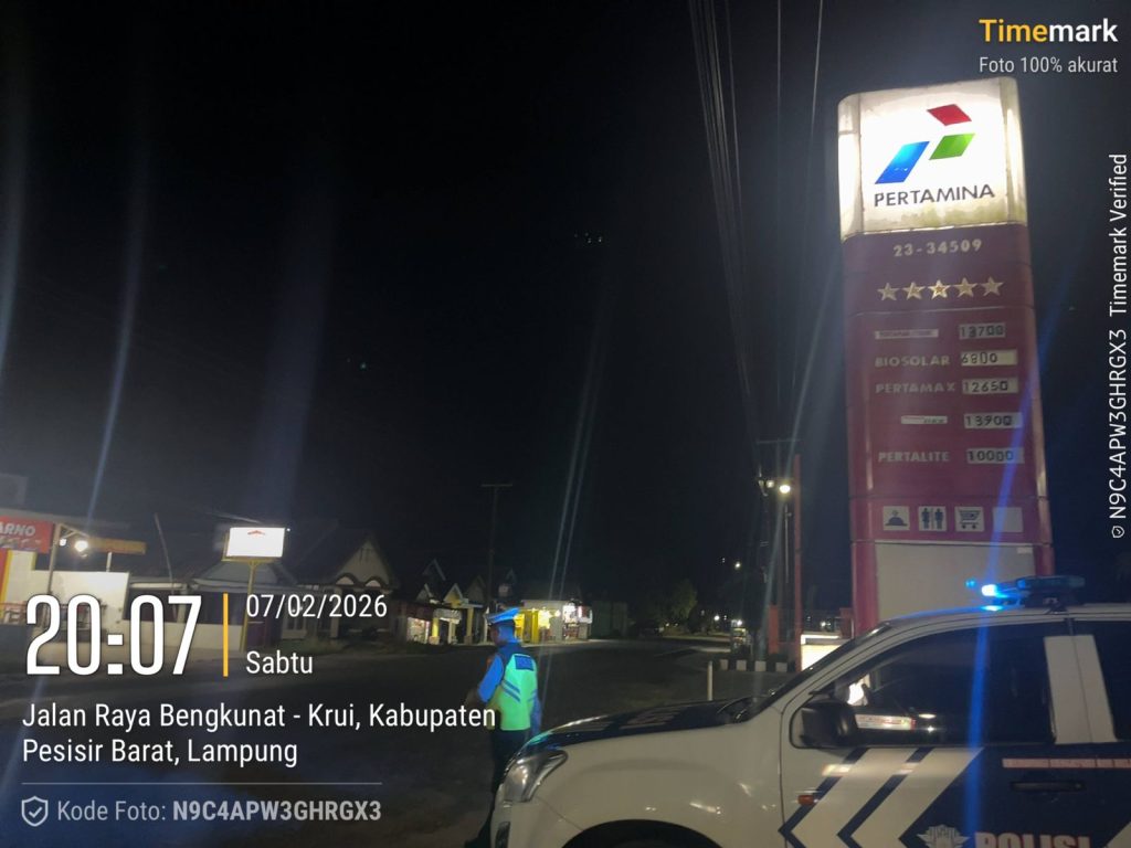 SATLANTAS POLRES PESISIR BARAT PATROLI BLUE LIGHT ANTISIPASI TINDAK KEJAHATAN