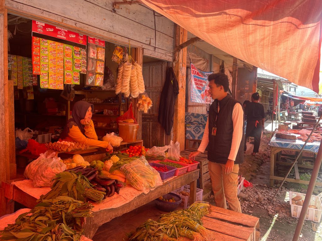 JELANG RAMADAN, SATGAS PANGAN POLRES PESISIR BARAT LAKUKAN PENGECEKAN KEBUTUHAN BAHAN POKOK