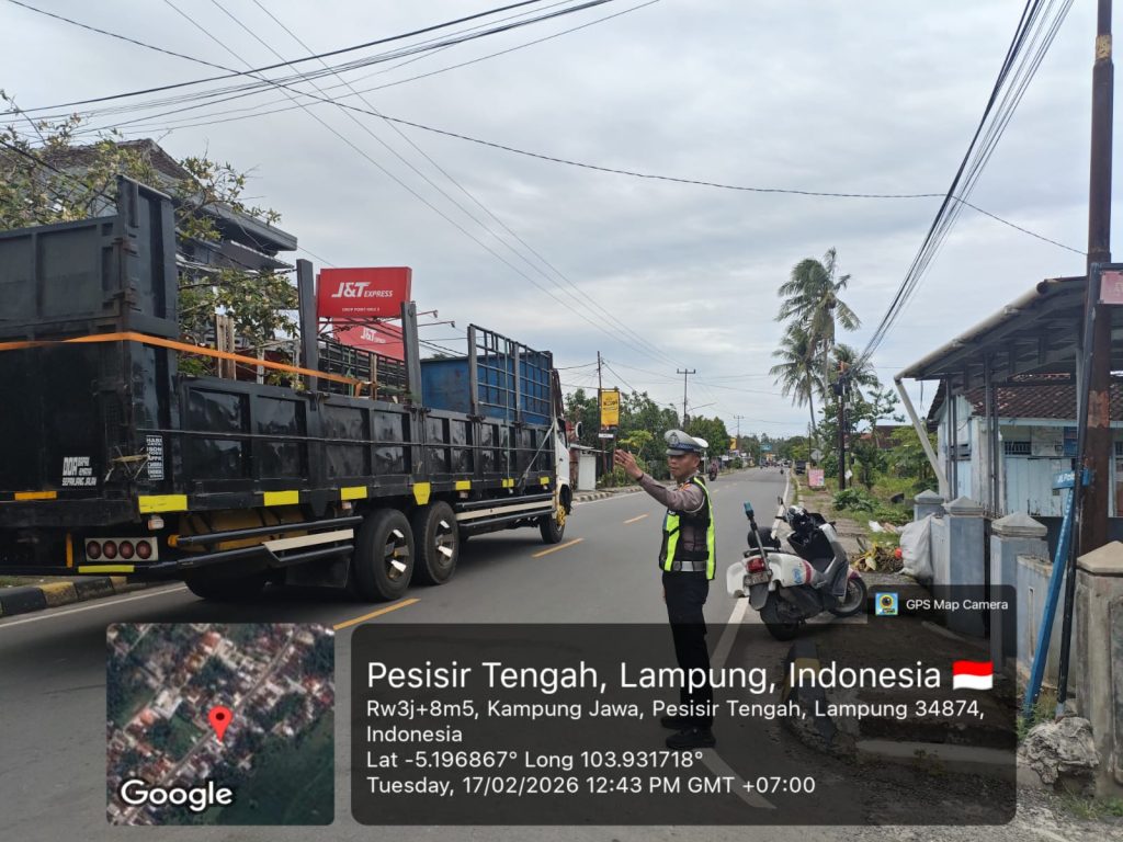 SATLANTAS POLRES PESISIR BARAT LAKSANAKAN PAM RAWAN SIANG DAN MONITORING ARUS LALU LINTAS