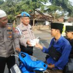 Semangat di Bulan Ramadhan 1447 H, Kapolsek Umpu Semenguk Bersama Anggota Bagikan Takjil Gratis