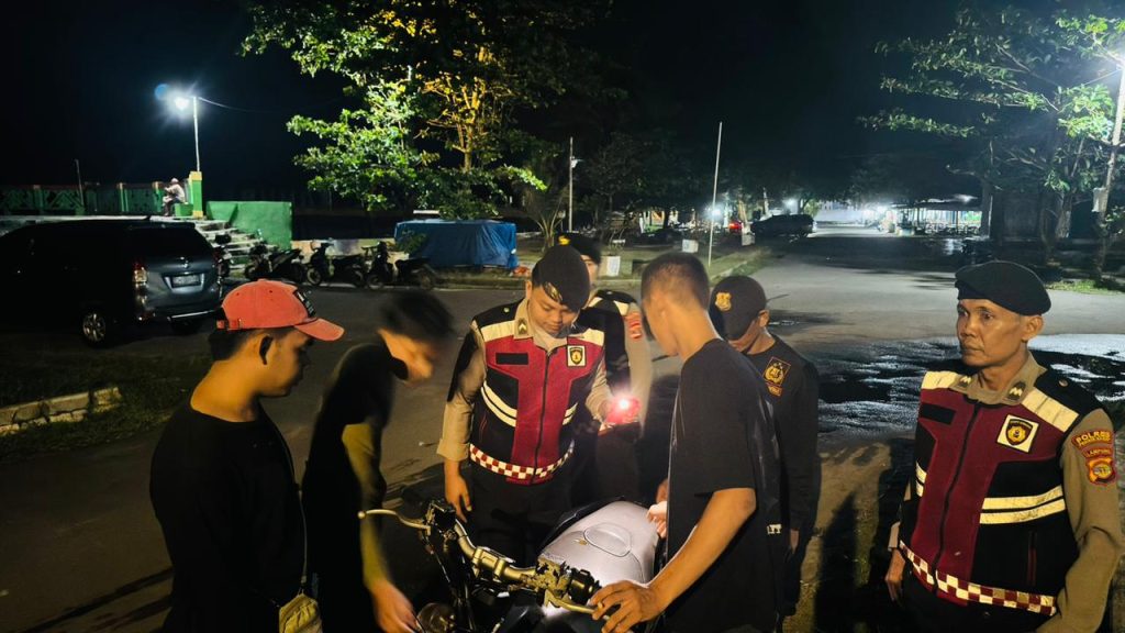 RAMADHAN AMAN, POLRES PESISIR BARAT INTENSIFKAN PATROLI SAAT MALAM LIBUR