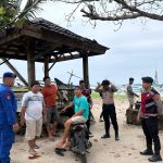 SAT SAMAPTA POLRES PESISIR BARAT GELAR PATROLI PREVENTIF DI OBYEK WISATA PANTAI LABUHAN JUKUNG