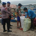 SAT POLAIRUD POLRES PESISIR BARAT BERIKAN IMBAUAN KESELAMATAN KEPADA NELAYAN DI PELABUHAN KUALA STABAS