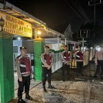 SAT SAMAPTA POLRES PESISIR BARAT BERIKAN PENGAMANAN IBADAH TARAWIH DI MASJID GHANIATUR RAHMAN