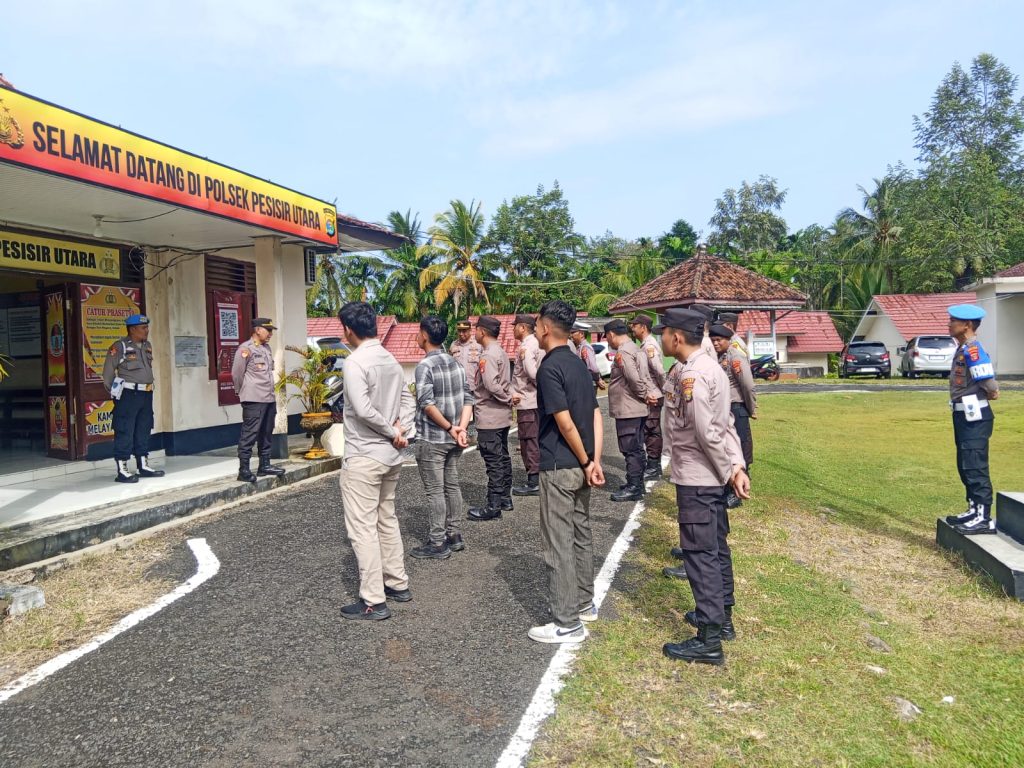 KABAG REN POLRES PESISIR BARAT PIMPIN APEL PAGI DI POLSEK PESISIR UTARA